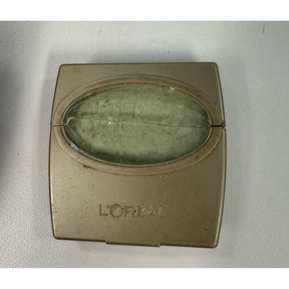 Vintage Loreal Wear Infinite Eye Shadow Single #301 Spring Leaf Discontinued